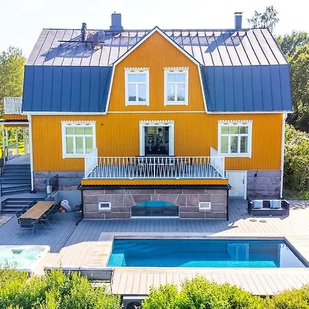 - 330m2 Lux Manor W/heated Pool, Villa