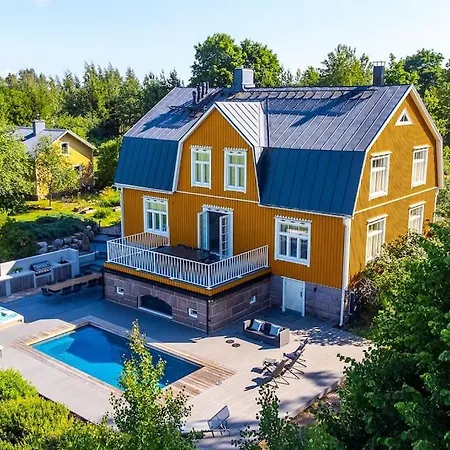 - 330m2 Lux Manor W/heated Pool, Degerby