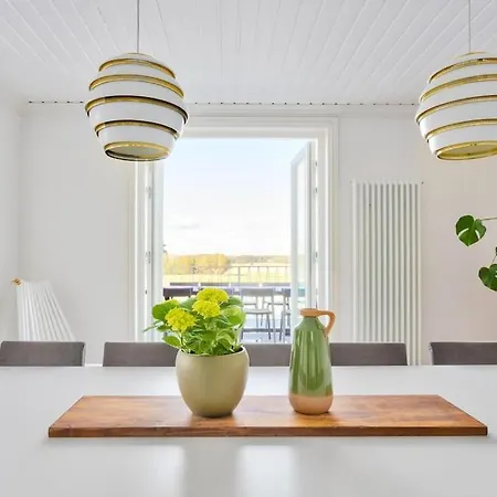 - 330m2 Lux Manor W/heated Pool, *