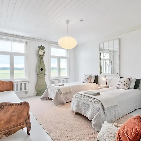 - 330m2 Lux Manor W/heated Pool, Villa Degerby