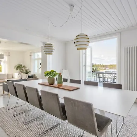 - 330m2 Lux Manor W/heated Pool, Villa