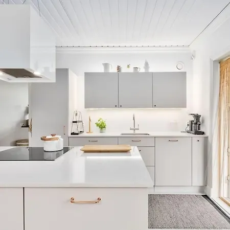 - 330m2 Lux Manor W/heated Pool, Villa *