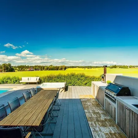 - 330m2 Lux Manor W/heated Pool, Degerby