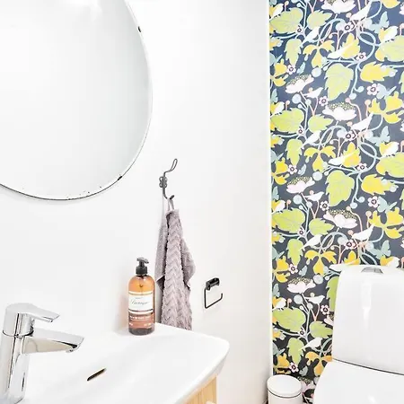 - 330m2 Lux Manor W/heated Pool, Degerby