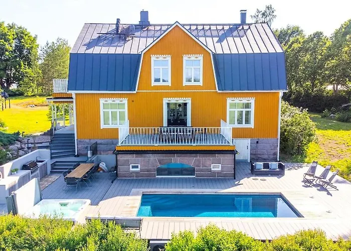 - 330m2 Lux Manor W/heated Pool, Willa