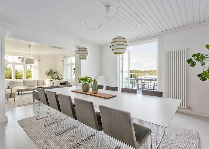 - 330m2 Lux Manor W/heated Pool, Willa