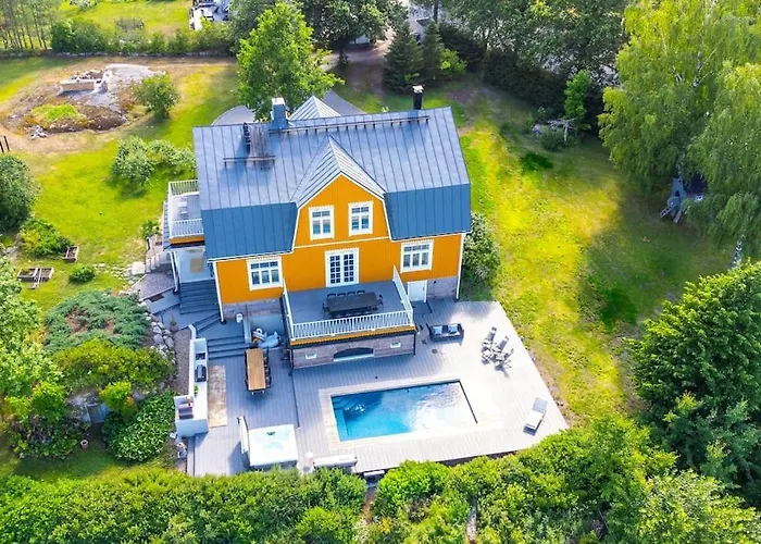 - 330m2 Lux Manor W/heated Pool, Willa *