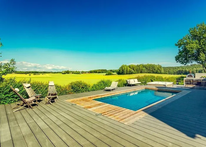 - 330m2 Lux Manor W/heated Pool, *