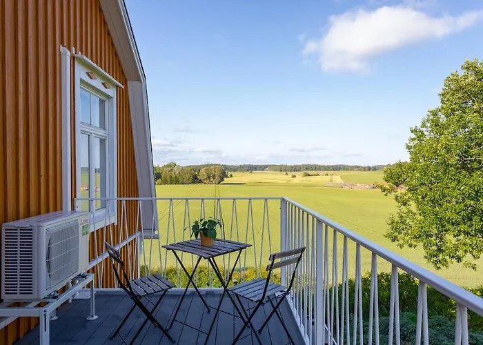 - 330m2 Lux Manor W/heated Pool, * Degerby