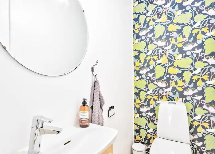 - 330m2 Lux Manor W/heated Pool, Degerby