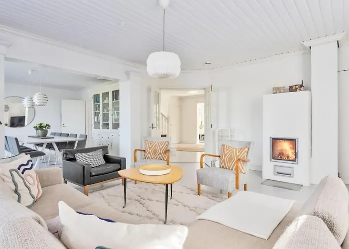 Willa - 330m2 Lux Manor W/heated Pool, Degerby